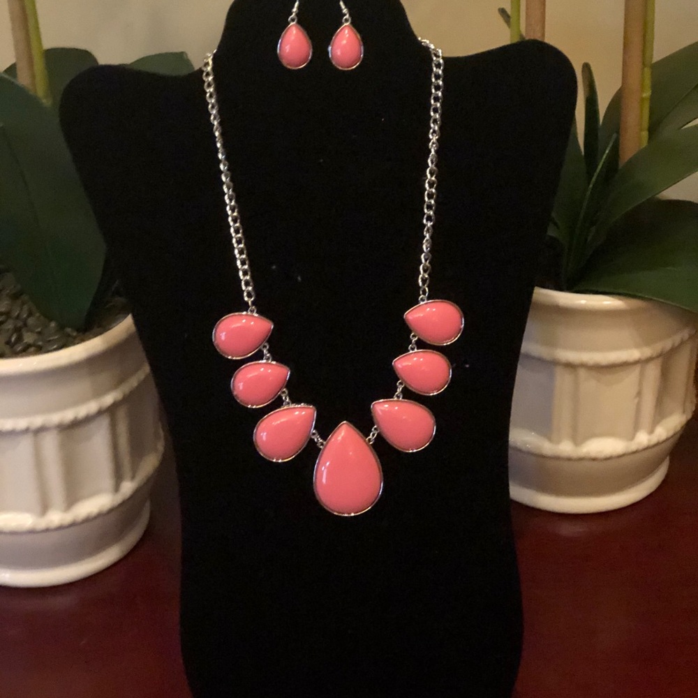 Peach raindrop necklace set